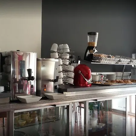 Comercio Πανσιόν *