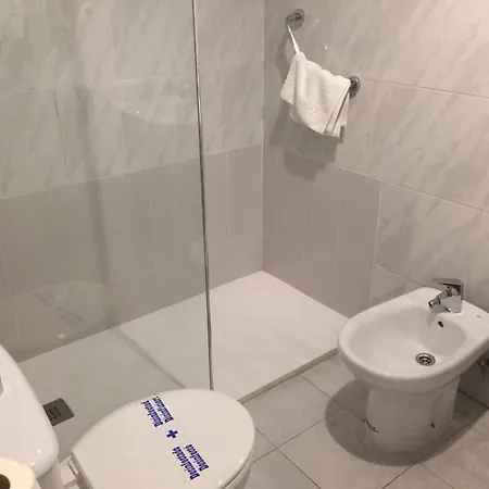 Πανσιόν Comercio *